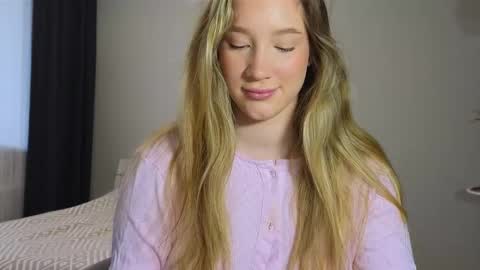 Snapshot of pink_rosee_ chatting on 2, 10, 2025 online show from 2, 10, 2025