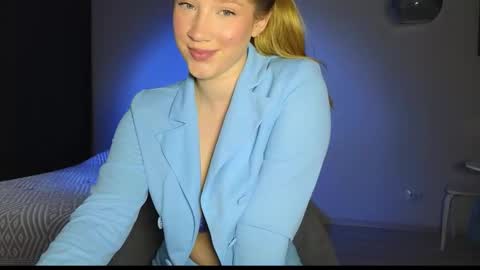 Snapshot of pink_rosee_ chatting on 10, 10, 2025 online show from 10, 10, 2025