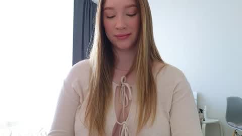 Snapshot of pink_rosee_ chatting on 10, 7, 2026 online show from 10, 7, 2026