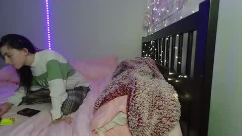 pink_tv online show from 6, 11, 2025