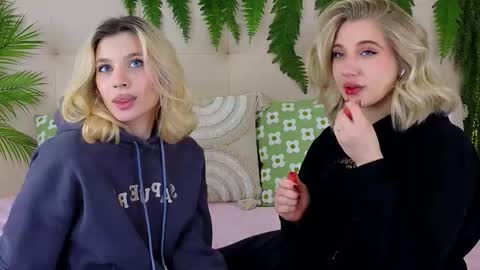 Snapshot of pinkadele chatting on 14, 10, 2025 Adele online show from 14, 10, 2025