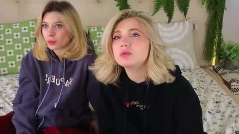 Snapshot of pinkadele chatting on 31, 10, 2025 Adele online show from 31, 10, 2025