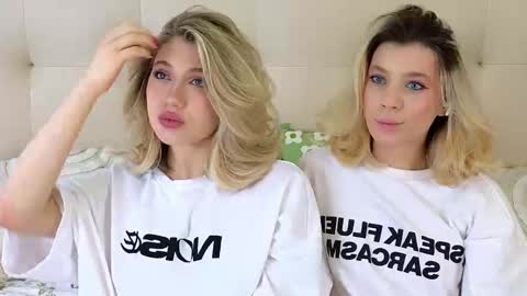 Snapshot of pinkadele chatting on 21, 11, 2025 Adele online show from 21, 11, 2025