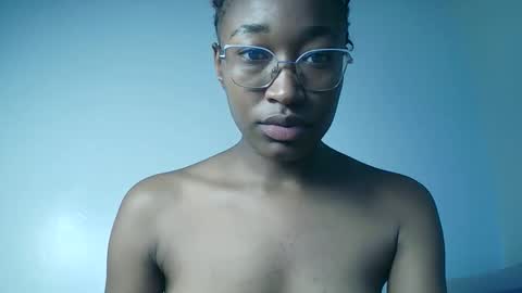 PinkyAura online show from 1, 4, 2026