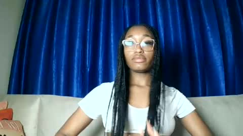PinkyAura online show from 19, 6, 2026
