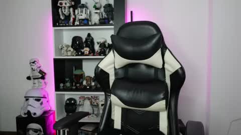 Snapshot of pinkcatlive chatting on 11, 7, 2026 Emily online show from 11, 7, 2026