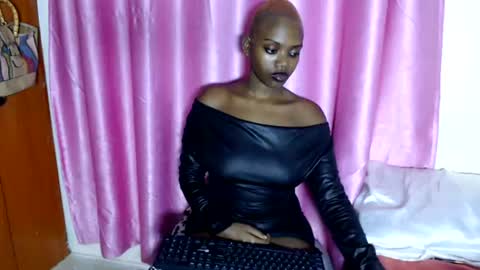 Snapshot of pinkdomina01 chatting on 15, 6, 2026 pinkdomina01 online show from 15, 6, 2026