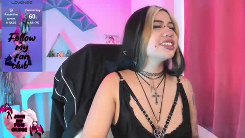 Snapshot of pinkk_demon chatting on 13, 11, 2025 PINKK online show from 13, 11, 2025