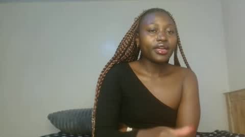 Snapshot of pinklover2003 chatting on 15, 5, 2026 Serena online show from 15, 5, 2026