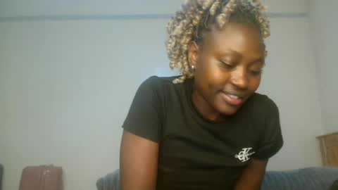 Snapshot of pinklover2003 chatting on 11, 6, 2026 Serena online show from 11, 6, 2026