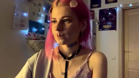 Snapshot of pinkvampire chatting on 17, 9, 2025 Sara online show from 17, 9, 2025