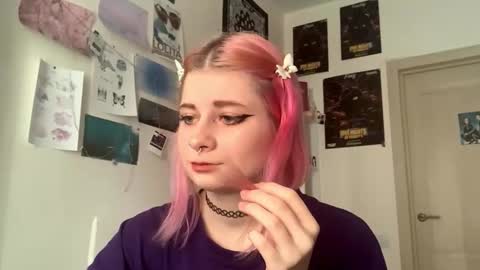 Snapshot of pinkvampire chatting on 3, 10, 2025 Sara online show from 3, 10, 2025