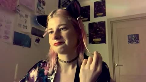 Snapshot of pinkvampire chatting on 7, 10, 2025 Sara online show from 7, 10, 2025