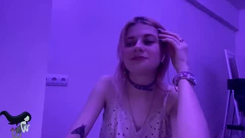 Snapshot of pinkvampire chatting on 26, 10, 2025 Sara online show from 26, 10, 2025