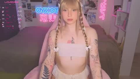 Snapshot of pinkvenom_ chatting on 7, 10, 2025 pinkvenom_ online show from 7, 10, 2025