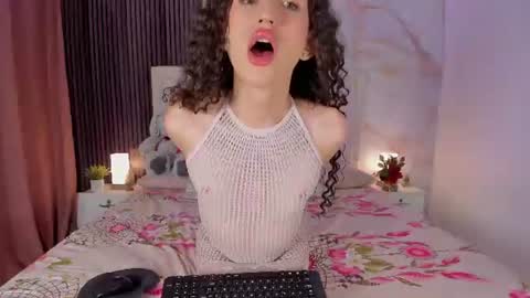 Snapshot of pinky_peach_ chatting on 19, 6, 2026 Peachy online show from 19, 6, 2026