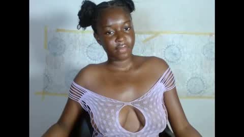 pinkykiki_247 online show from 2, 11, 2025