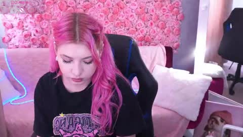 Snapshot of pinkytrix chatting on 9, 5, 2026 pinkytrix online show from 9, 5, 2026
