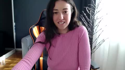 piscesgirl06 online show from 7, 1, 2025