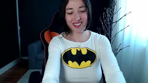 piscesgirl06 online show from 4, 2, 2025