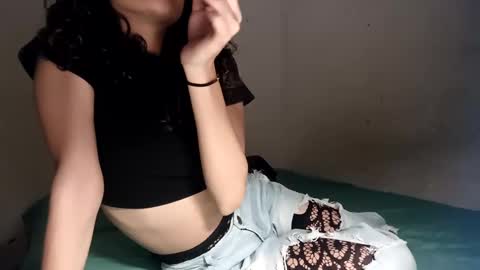 Snapshot of piscis_dreams chatting on 7, 1, 2025 PiscisDreams online show from 7, 1, 2025