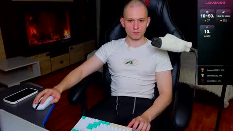 Snapshot of pistonpojizni chatting on 25, 1, 2025 STRONGBEAUTY online show from 25, 1, 2025