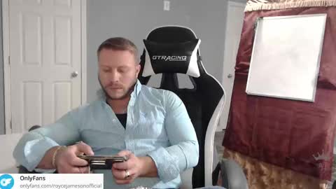 Snapshot of player2pawns chatting on 12, 3, 2025 Player online show from 12, 3, 2025