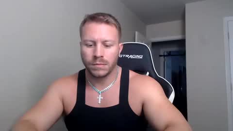 Snapshot of player2pawns chatting on 12, 10, 2025 Player online show from 12, 10, 2025