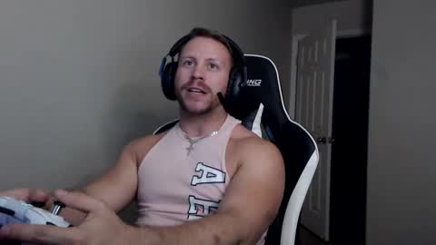 Snapshot of player2pawns chatting on 18, 10, 2025 Player online show from 18, 10, 2025