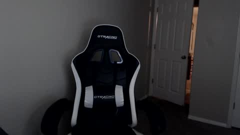 Snapshot of player2pawns chatting on 23, 10, 2025 Player online show from 23, 10, 2025