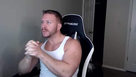 Snapshot of player2pawns chatting on 10, 11, 2025 Player online show from 10, 11, 2025