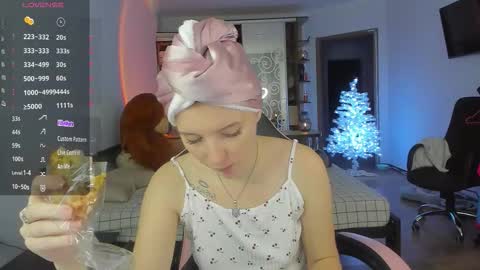 Snapshot of playful_mary chatting on 14, 12, 2025 Masha online show from 14, 12, 2025