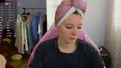 Snapshot of playful_mary chatting on 7, 4, 2026 Masha online show from 7, 4, 2026