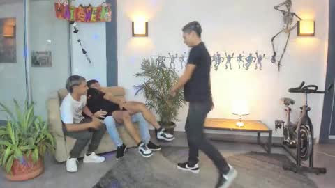   online show from 20, 10, 2025