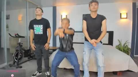   online show from 9, 11, 2025