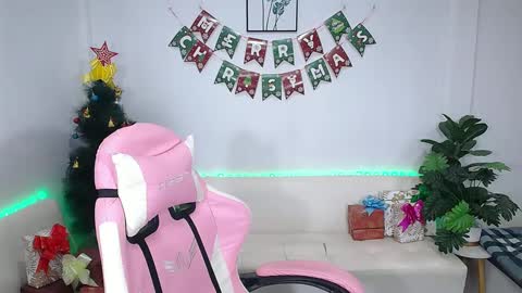 Ploysai online show from 6, 1, 2025