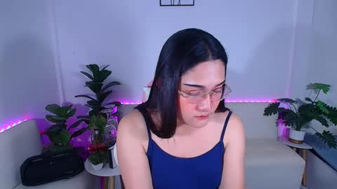 Ploysai online show from 7, 10, 2025