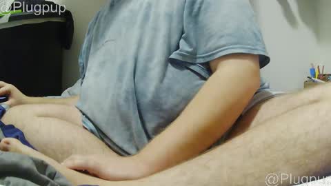 Snapshot of plugpup chatting on 22, 11, 2025 PlugPup online show from 22, 11, 2025