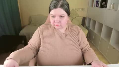 Snapshot of plum_pie__ chatting on 14, 11, 2025 Alice online show from 14, 11, 2025