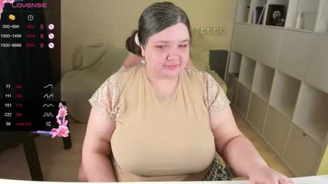 Snapshot of plum_pie__ chatting on 19, 11, 2025 Alice online show from 19, 11, 2025