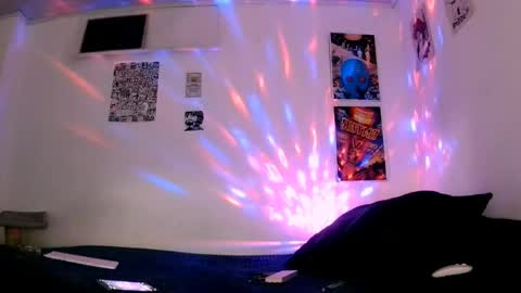 Snapshot of plutonbluemoon_999 chatting on 22, 5, 2026 online show from 22, 5, 2026