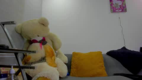 Snapshot of pocahontas_d chatting on 17, 9, 2025 catalina online show from 17, 9, 2025