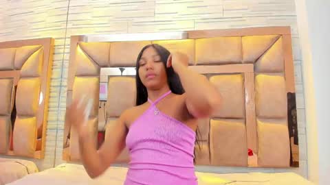 Snapshot of pocahontas_pow chatting on 28, 5, 2026 Pocahontas online show from 28, 5, 2026