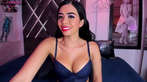 Snapshot of pocahontasweetss chatting on 27, 11, 2025 I dream of having many followers online show from 27, 11, 2025