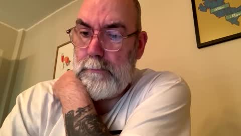 Snapshot of poeticdaddy chatting on 17, 10, 2025 poeticdaddy online show from 17, 10, 2025