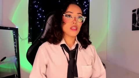 Snapshot of poison_willow chatting on 5, 1, 2025 Willow Hours 12pm to 630pm Colombian time FRIDAY AND SUNDAY FREE DAYS online show from 5, 1, 2025