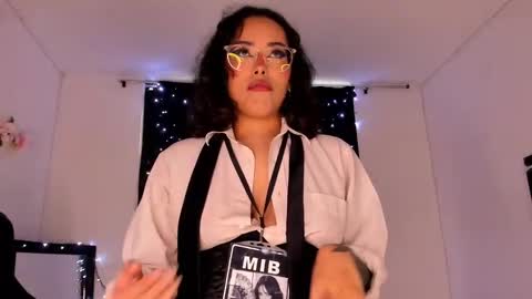 Snapshot of poison_willow chatting on 5, 1, 2025 Willow Hours 12pm to 630pm Colombian time FRIDAY AND SUNDAY FREE DAYS online show from 5, 1, 2025