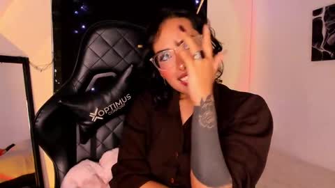 Snapshot of poison_willow chatting on 28, 1, 2025 Willow Hours 12pm to 630pm Colombian time FRIDAY AND SUNDAY FREE DAYS online show from 28, 1, 2025