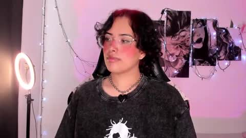 Snapshot of poison_willow chatting on 9, 9, 2025 Willow Hours 12pm to 630pm Colombian time FRIDAY AND SUNDAY FREE DAYS online show from 9, 9, 2025