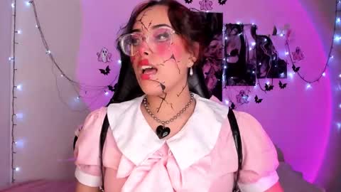 Snapshot of poison_willow chatting on 29, 10, 2025 Willow Hours 12pm to 630pm Colombian time FRIDAY AND SUNDAY FREE DAYS online show from 29, 10, 2025